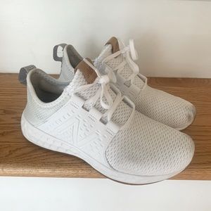 Women’s White New Balance Sneakers/Tennis Shoes